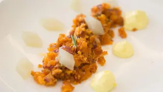 Migas con rebozuelos y gel de uvas, una propuesta de micogastronomía en las jornadas de la Sierra de Albarracín.