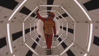 '2001: Una odisea en el espacio' fue dirigido por el cineasta Stanley Kubrick y su guion fue creado junto al escritor británico Arthur C.Clark.