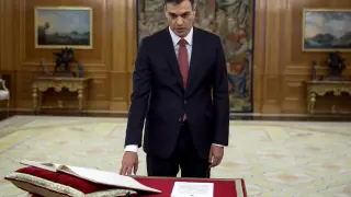 Pedro Sánchez promete su cargo