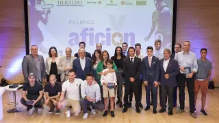 Foto de familia de los candidatos y premiados en la IV Gala de los Premios Afición.