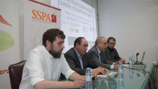 Representantes de la CEOE y los grupos Leader en una asamblea informativa sobre la SSPA.