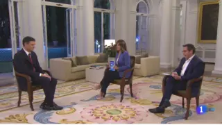 Los periodistas Ana Blanco y Sergio Martín fueron los encargados de entrevistar a Pedro Sánchez en TVE.