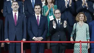 El Rey, Sánchez, Torra y la ministra Batet, este viernes en el acto de inauguración de los Juegos del Mediterráneo.