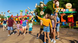 Disney estrena Toy Story Land, una atracción para la imaginación sin edad