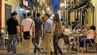La calle Heroísmo concentra gran parte de los bares del Juepincho.