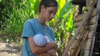 La joven Patricia Aguilar con su bebé, en una imagen reciente.