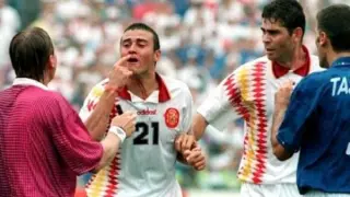Luis Enrique sangrando tras el codazo del italiano en el Mundial de Estados Unidos '94.