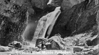 Lucien Briet, en la cascada de los Estrechos del río Arazas, a principios del XIX.