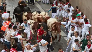 Los toros a su paso por la cuesta de Santo Domingo
