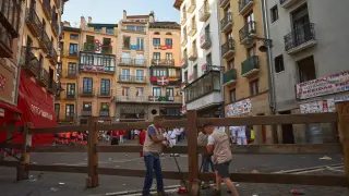 Una imagen de las calles de Pamplona en el último encierro de los Sanfermines 2018.