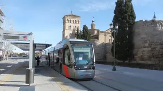 El tranvía de Zaragoza en Murallas.