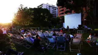 Cine de verano en el parque Bruil.
