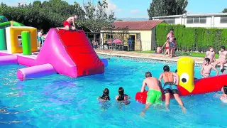 La fiesta acuática infantil en las piscina de Alerre fue todo un éxito.