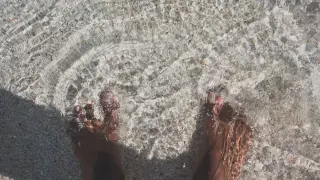 Si vas a la playa hazte una exfoliación con la arena.