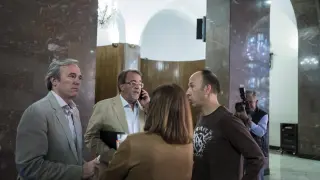 Los portavoces de la oposición, el pasado 17 de mayo, antes de reunirse con el alcalde de Zaragoza.