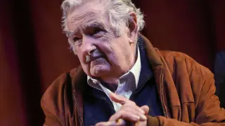 José Mujica renuncia a su escaño como senador por motivos personales y "cansancio"