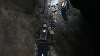 La Guardia Civil rescata de madrugada a una familia extraviada un barranco de Formiche