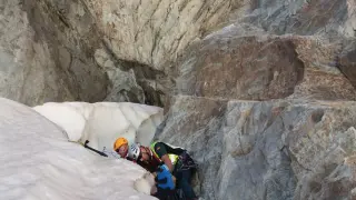 Rescate del cuerpo del montañero fallecido