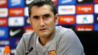 Ernesto Valverde, entrenador del FC Barcelona, durante la rueda de prensa que ha ofrecido este sábado como previo al partido de este domingo contra el Huesca.