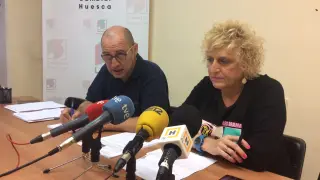 Jesús Pérez Navasa y Carmen García han comparecido este jueves para dar cuenta de la asamblea de Cambiar Huesca