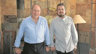 Alberto Lozano (derecha) y su padre.