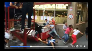 Imagen de un vídeo que circula por las redes sociales sobre el incidente con una vaquilla en Mallén, que ha dejado cinco heridos