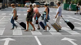 En julio, visitaron España 9,97 millones de viajeros, un 4,9% menos que en 2017.