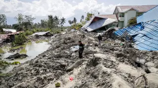 La tierra se derritió en Indonesia y los sistemas de alarma fallaron en el devastador tsunami