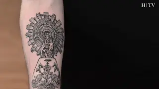 Así se hace un tatuaje de la Virgen del Pilar, visto en un 'timelapse'