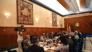 La Junta Local de Seguridad reunida este viernes en la sede de delegación del Gobierno de Aragón.