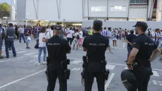 El dispositivo necesario para los partidos del Huesca en Primera División ha puesto de manifiesto la urgencia de contar con más agentes de la Policía Local