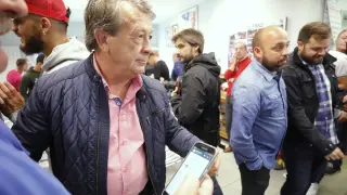 Jesús Navarro, presidente del Ebro, y Manolo Gonzalez, atienden a los medios