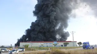 Gran incendio en una granja de gallinas ponedoras en Grañén