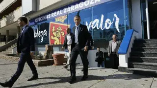 Lucas Alcaraz, este mediodía a la salida de la sede del Real Zaragoza antes de su presentación en el estadio.