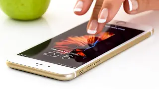 La pantalla de un móvil contiene hasta 30 veces más bacterias que la tapa de un inodoro.