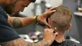 La barbería cambia de local para ampliar el negocio con una escuela específica para barberos
