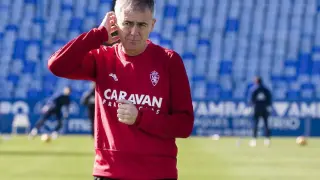 Lucas Alcaraz, en un gesto durante el entrenamiento del equipo en La Romareda.