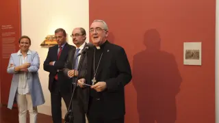 El obispo de Barbastro-Monzón en una visita del presidente aragonés al Museo.