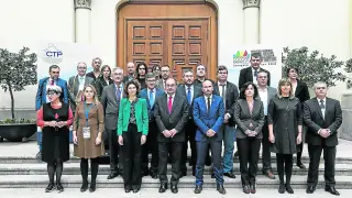 Los representantes de las seis regiones de España, Francia y Andorra, ayer en el Pignatelli.