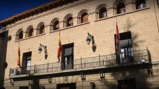 El Ayuntamiento de Barbastro.