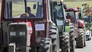 Protesta con tractores de los agricultores aragoneses en 2010.