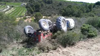 El vuelco de tractores es uno de los factores principales de los accidentes mortales en el sector agrario.