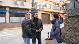 La alcaldesa de Andorra, Sofía Ciércoles con el alcalde de Ariño, Joaquín Noé y Roberto Miguel, presidente de Empresarios Andorra.