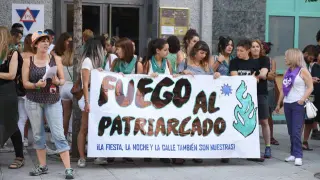 Participantes en la concentración contra las agresiones sexuales convocada en Huesca el 12 de agosto.