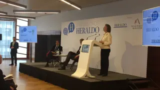 Luisa Fernanda Rudi, expresidenta de la Comunidad aragonesa, ha sido la encargada de introducir el acto.