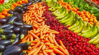 La comunidad científica y médica recomienda cinco piezas de fruta y verdura al día para cumplir con una dieta saludable.