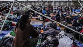 Miles de migrantes pernoctan en Tijuana a la espera de poder pedir asilo en Estados Unidos