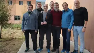 Imagen de archivo de Josep Rull (de azul) junto al resto de presos independentistas.