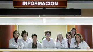 Profesionales del servicio de Información y Atención al Usuario del Clínico de Zaragoza.