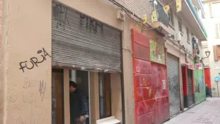 Antiguos bares de fiesta en la calle Contamina que reformará Zaragoza Vivienda